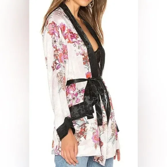 Free People intimately kimono pink and black floral. Small - Picture 1 of 3
